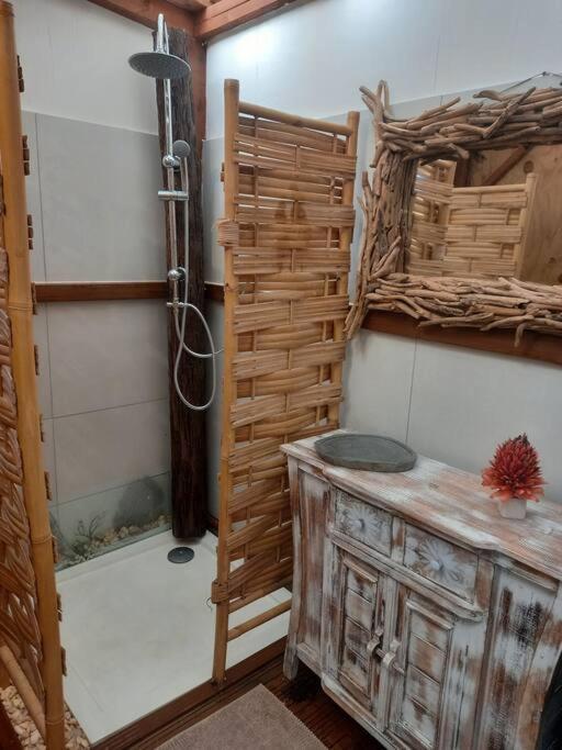 Bungalow Atypique Ti Bambou A 500M De La Plage Sainte-Anne  Ngoại thất bức ảnh